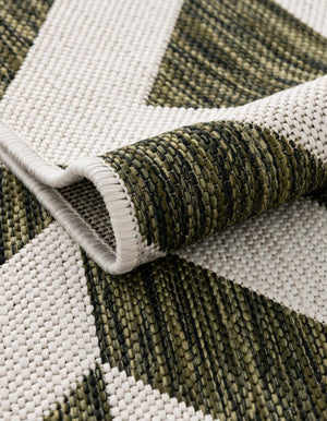 Green 4' 1 x 4' 1 Jill Zarin Outdoor Round Area Rug Weather Resistant for Patio, Deck, Terrace, Balcony, Porch Durable 100% Polypropylene Carpet for Outside for Sale at Rug Engine
