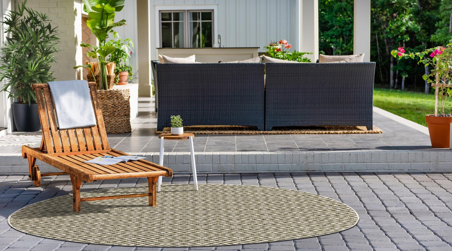 Green 4' 1 x 4' 1 Jill Zarin Outdoor Round Area Rug Weather Resistant for Patio, Deck, Terrace, Balcony, Porch Durable 100% Polypropylene Carpet for Outside for Sale at Rug Engine