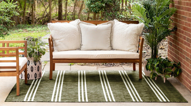 Green 5' 3 x 8' Jill Zarin Outdoor Rectangle Rug