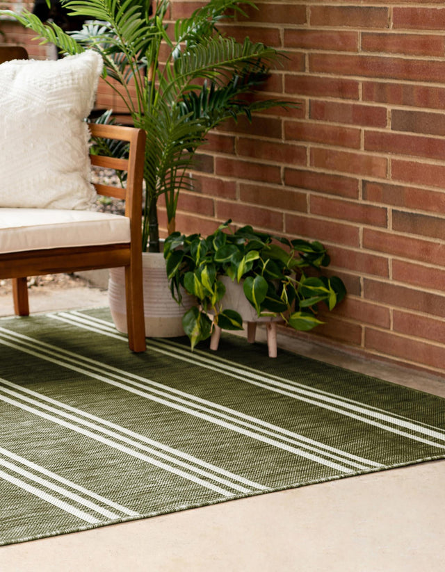 Green 5' 3 x 8' Jill Zarin Outdoor Rectangle Rug