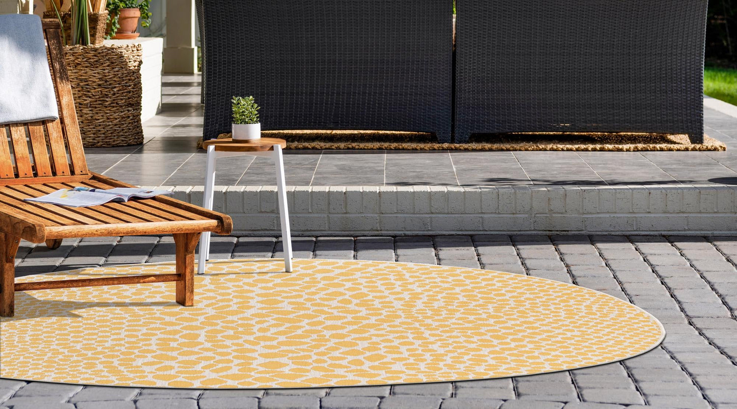 Yellow Ivory 4' 1 x 4' 1 Jill Zarin Outdoor Round Area Rug Weather Resistant for Patio, Deck, Terrace, Balcony, Porch Durable 100% Polypropylene Carpet for Outside for Sale at Rug Engine