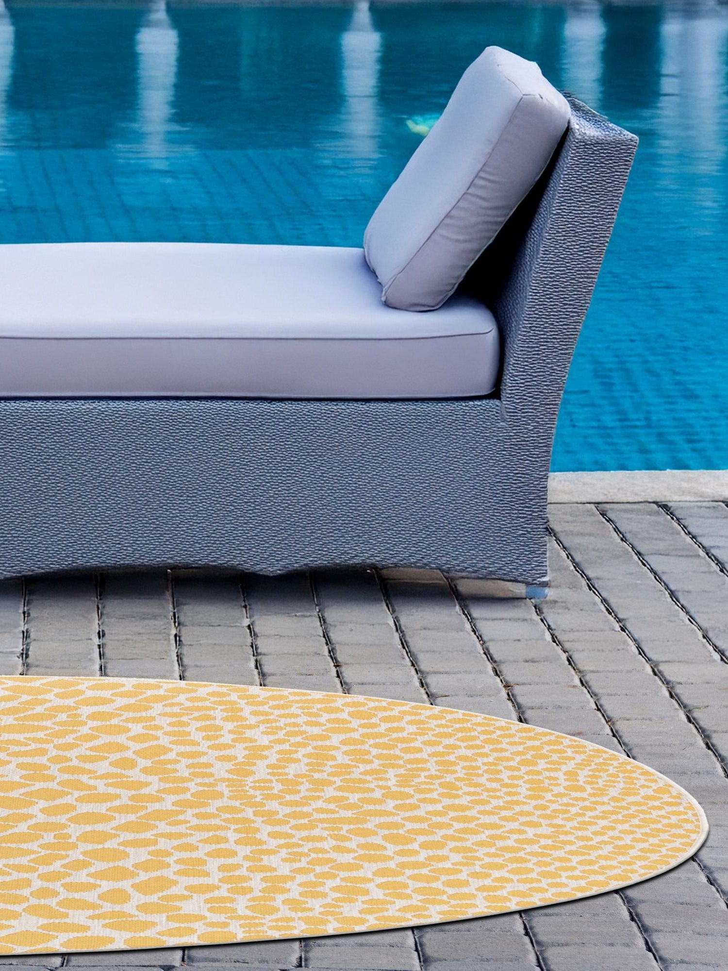 Yellow Ivory 4' 1 x 4' 1 Jill Zarin Outdoor Round Area Rug Weather Resistant for Patio, Deck, Terrace, Balcony, Porch Durable 100% Polypropylene Carpet for Outside for Sale at Rug Engine