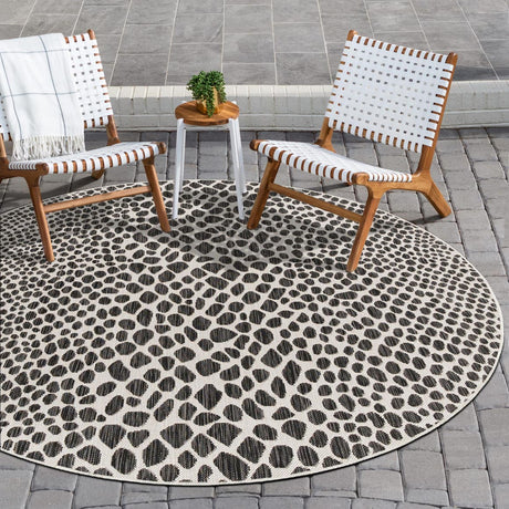 Black 4' 1 x 4' 1 Jill Zarin Outdoor Round Rug