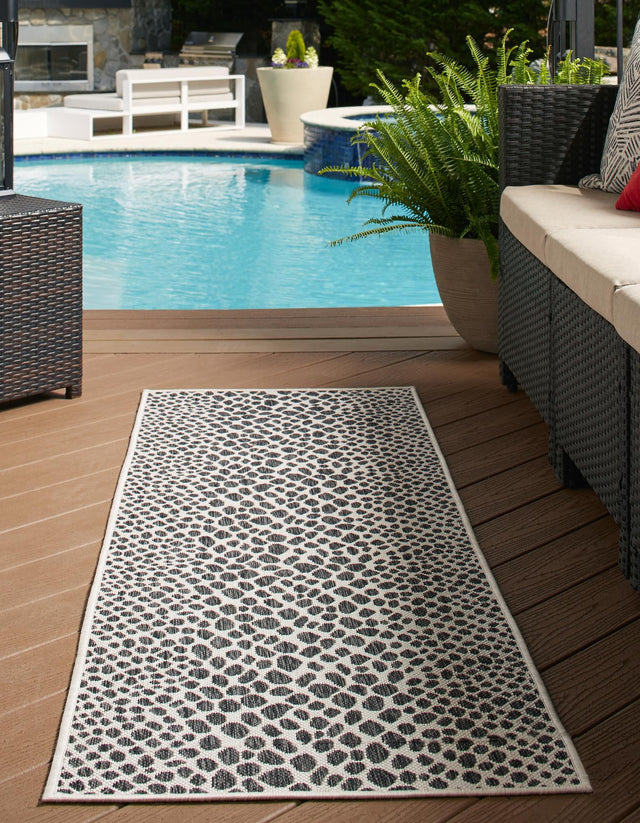Black 2' x 6' 1 Jill Zarin Outdoor Runner Rug