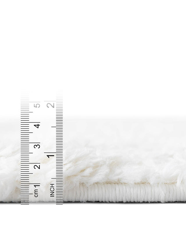 White 8' x 10' Davos Shag Oval Rug
