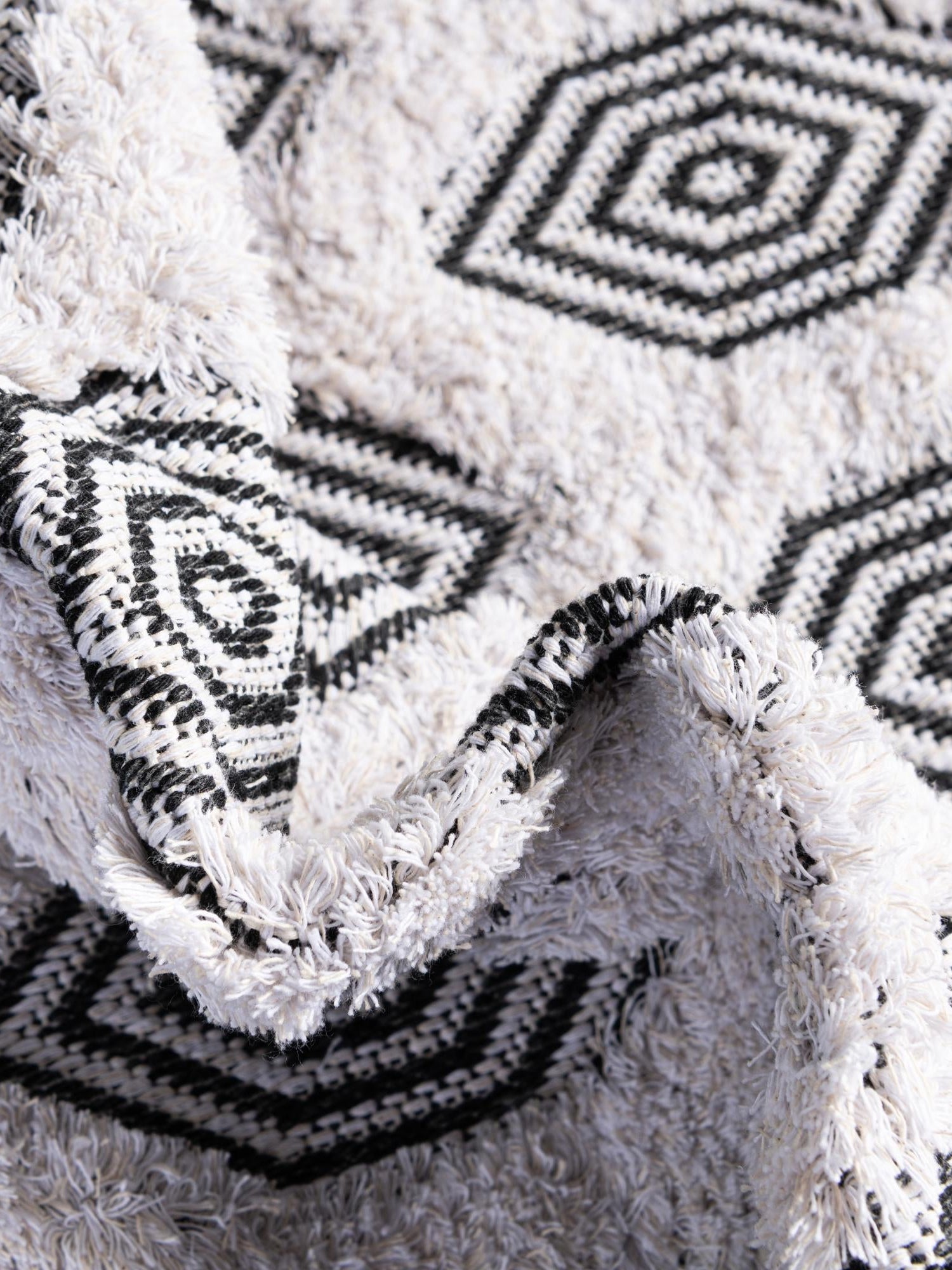 Black 6' 4 x 9' Sabrina Soto Casa Rectangle Area Rug 100% Cotton Geometric Pattern All Natural Material Eco Friendly Carpet for Sale at Rug Engine