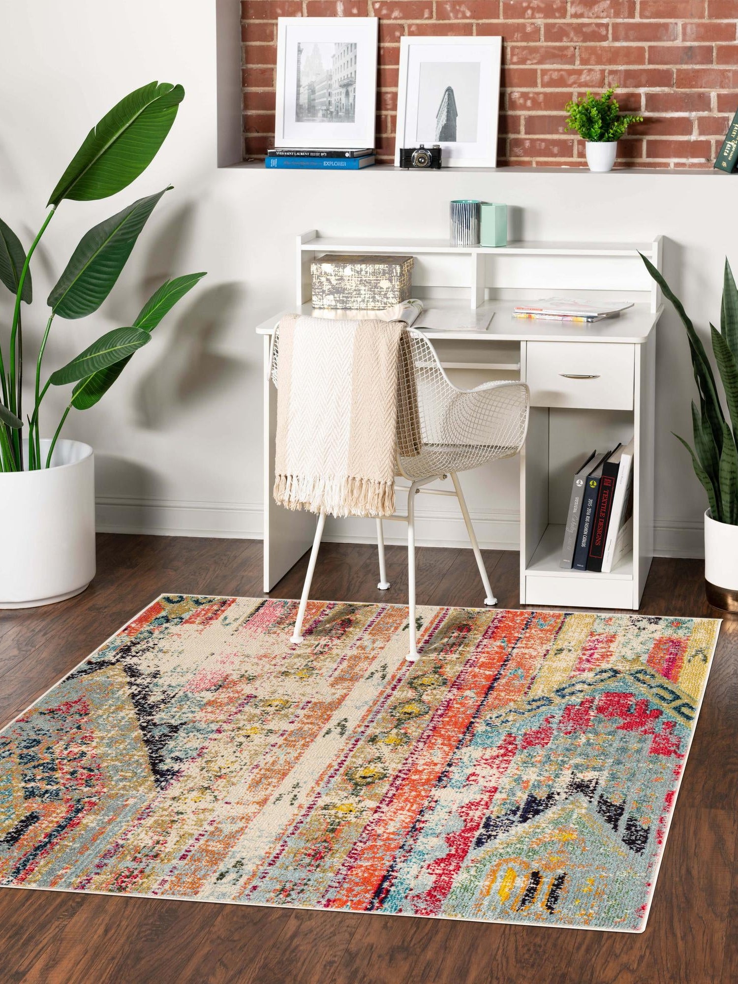 Multicolor 5' x 5' Sedona Square Area Rug