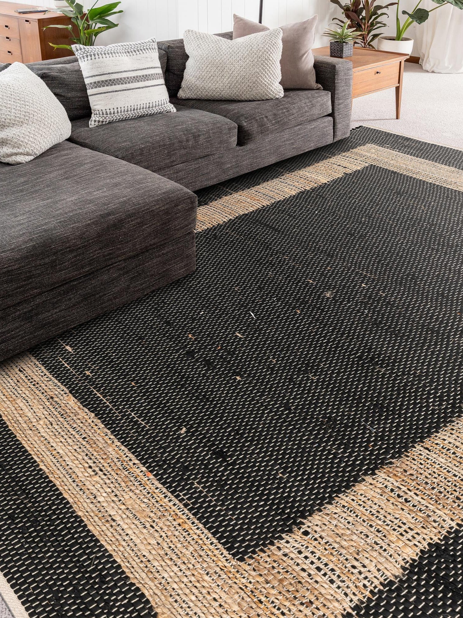 Black 5' 1 x 8' Chindi Jute Rectangle Area Rug Interior Design Home Decor Carpet Mat for Sale at Rug Engine