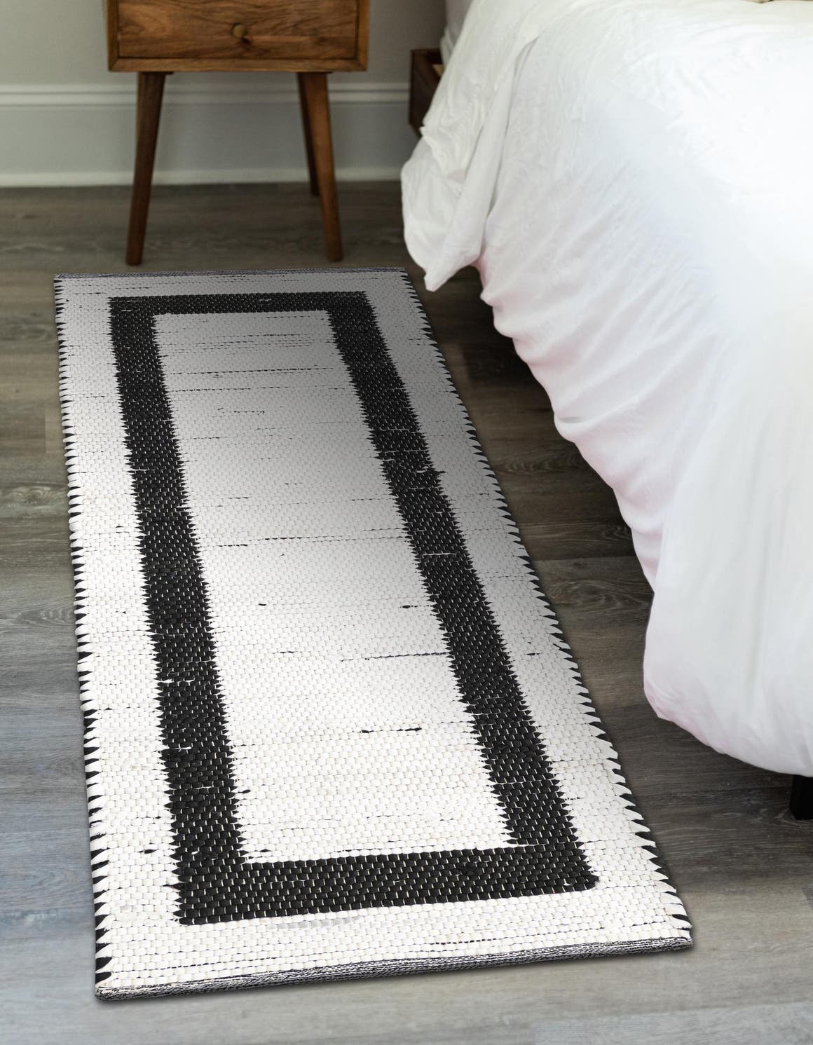 White and Black 2' 7 x 10' Chindi Jute Runner Area Rug Interior Design Home Decor Carpet Mat for Sale at Rug Engine