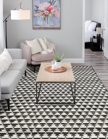 Black and White 4' 1 x 6' 1 Chindi Jute Rectangle Area Rug Interior Design Home Decor Carpet Mat for Sale at Rug Engine