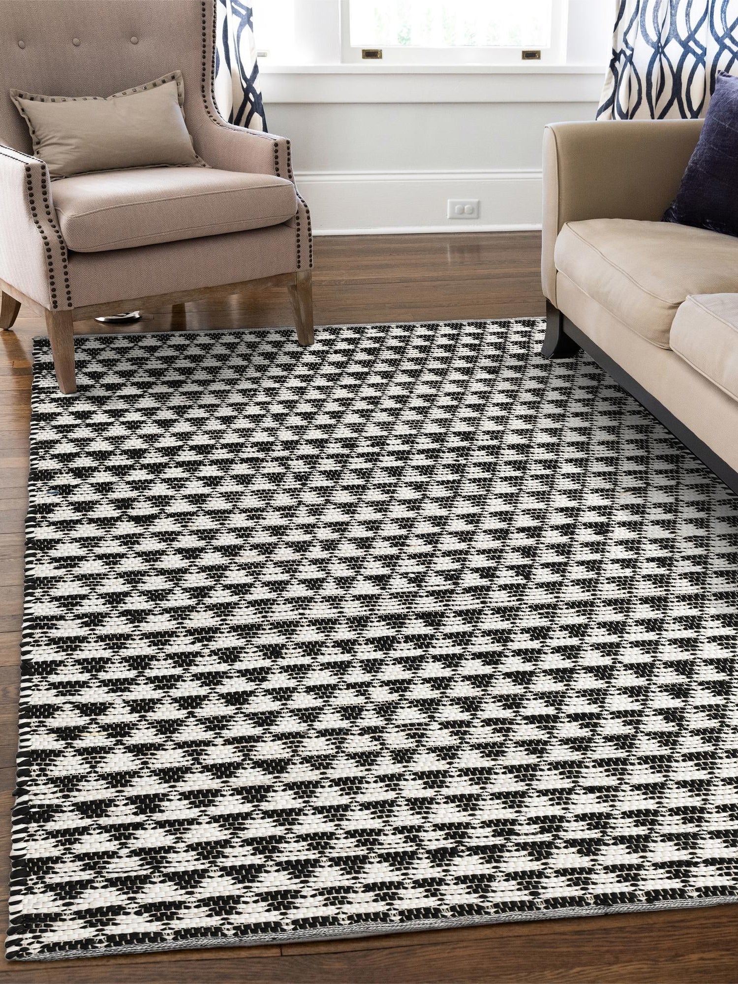 Black and White 5' 1 x 8' Chindi Jute Rectangle Area Rug Interior Design Home Decor Carpet Mat for Sale at Rug Engine