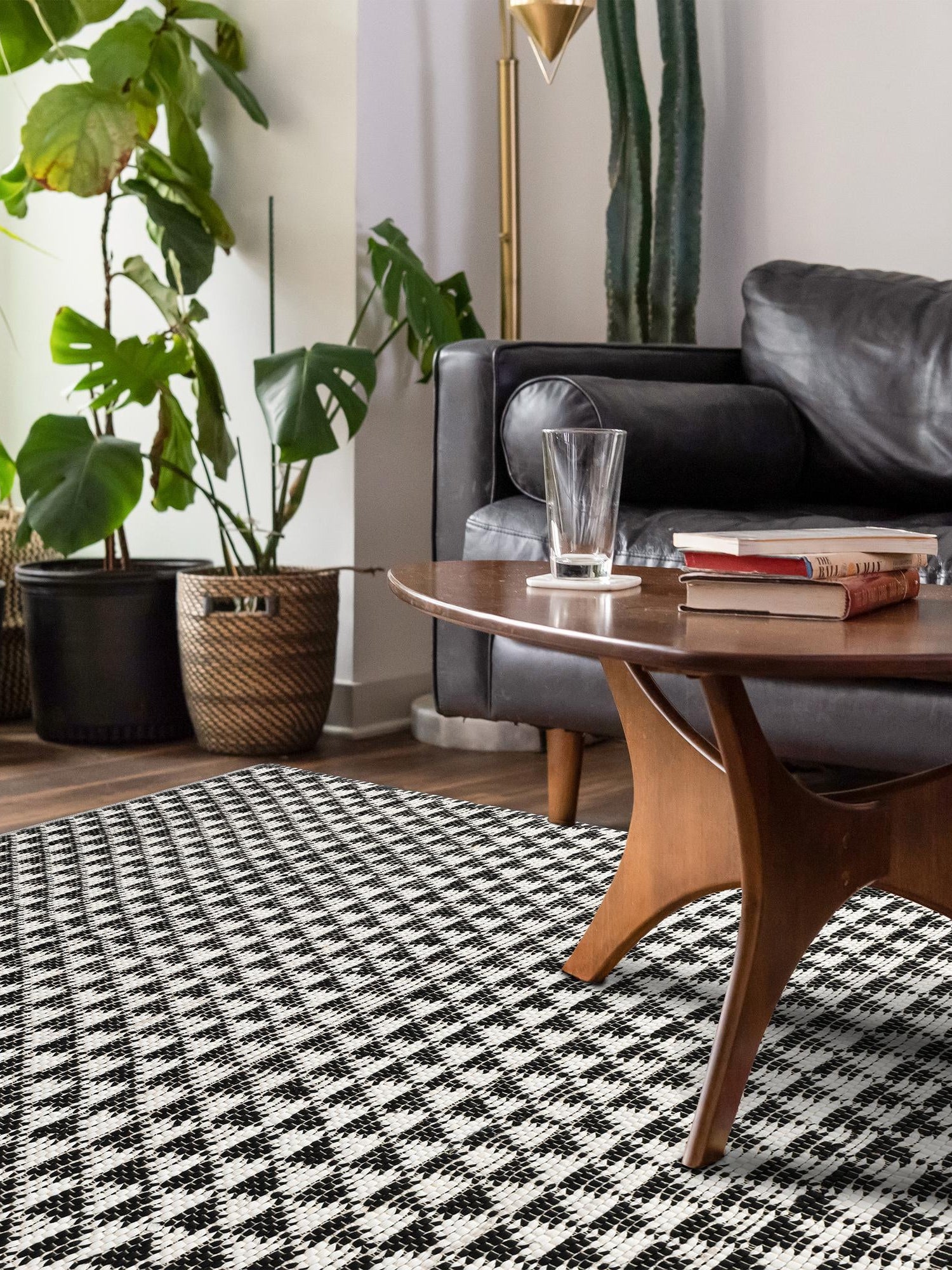 Black and White 5' 1 x 8' Chindi Jute Rectangle Area Rug Interior Design Home Decor Carpet Mat for Sale at Rug Engine