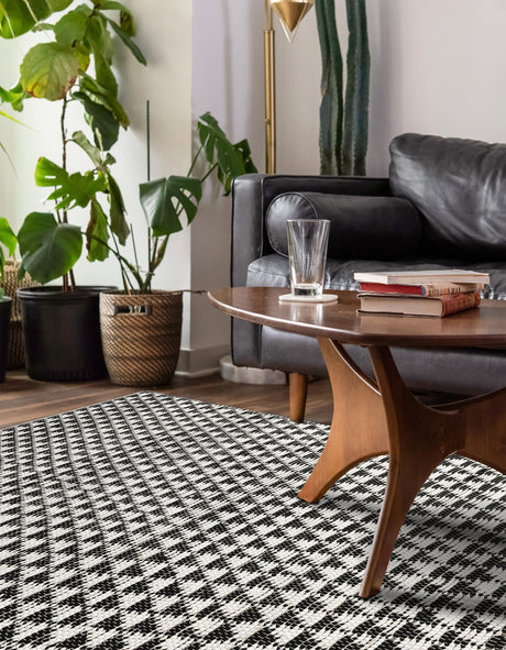 Black and White 5' 1 x 8' Chindi Jute Rectangle Area Rug Interior Design Home Decor Carpet Mat for Sale at Rug Engine