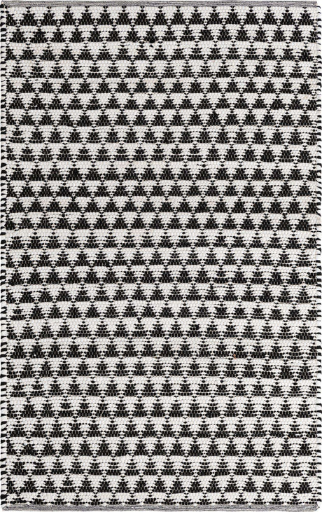 White Black 4' 1 x 6' 1 Chindi Jute Rectangle Rug