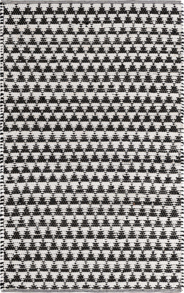 White Black 4' 1 x 6' 1 Chindi Jute Rectangle Rug