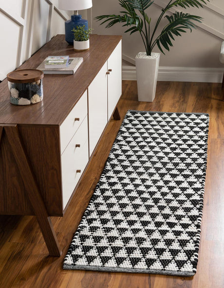 White Black 2' 2 x 6' 1 Chindi Jute Runner Rug