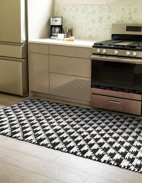 Black and White 2' 2 x 6' 1 Chindi Jute Runner Area Rug Interior Design Home Decor Carpet Mat for Sale at Rug Engine