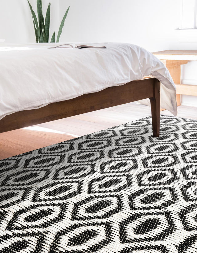 Black and White 9' x 12' Chindi Jute Rectangle Rug
