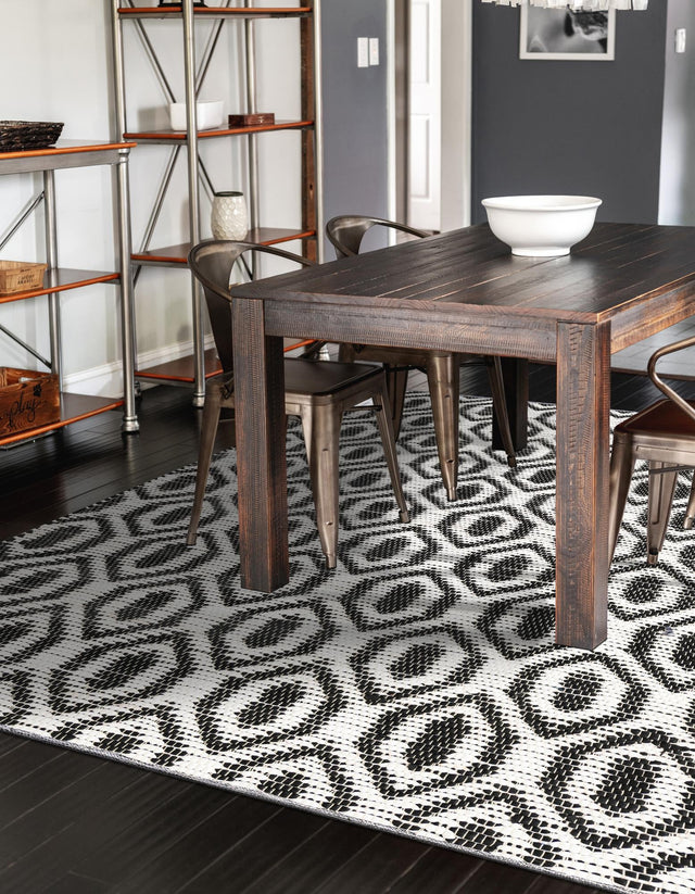 Black and White 9' x 12' Chindi Jute Rectangle Rug