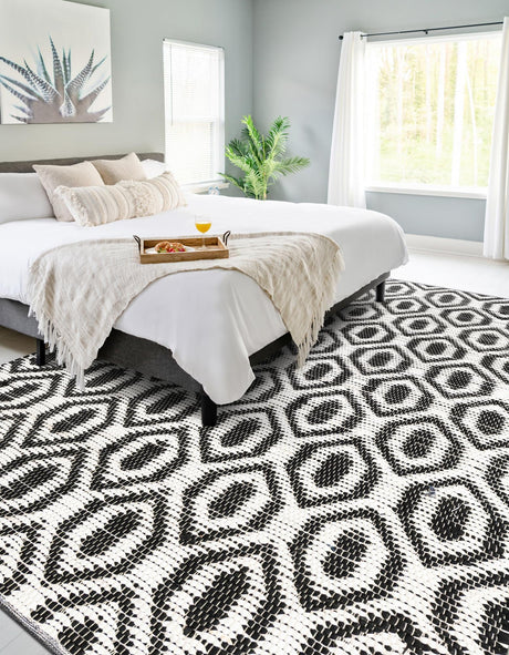 Black and White 7' 1 x 10' Chindi Jute Rectangle Area Rug Interior Design Home Decor Carpet Mat for Sale at Rug Engine