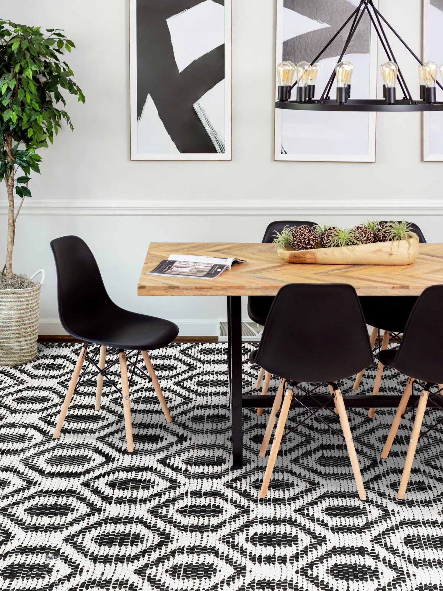 Black and White 4' 1 x 6' 1 Chindi Jute Rectangle Area Rug Interior Design Home Decor Carpet Mat for Sale at Rug Engine