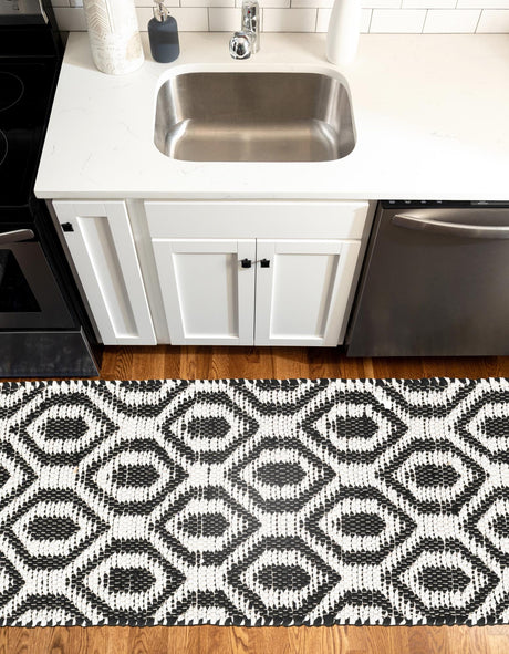 Black and White 2' 7 x 10' Chindi Jute Runner Area Rug Interior Design Home Decor Carpet Mat for Sale at Rug Engine