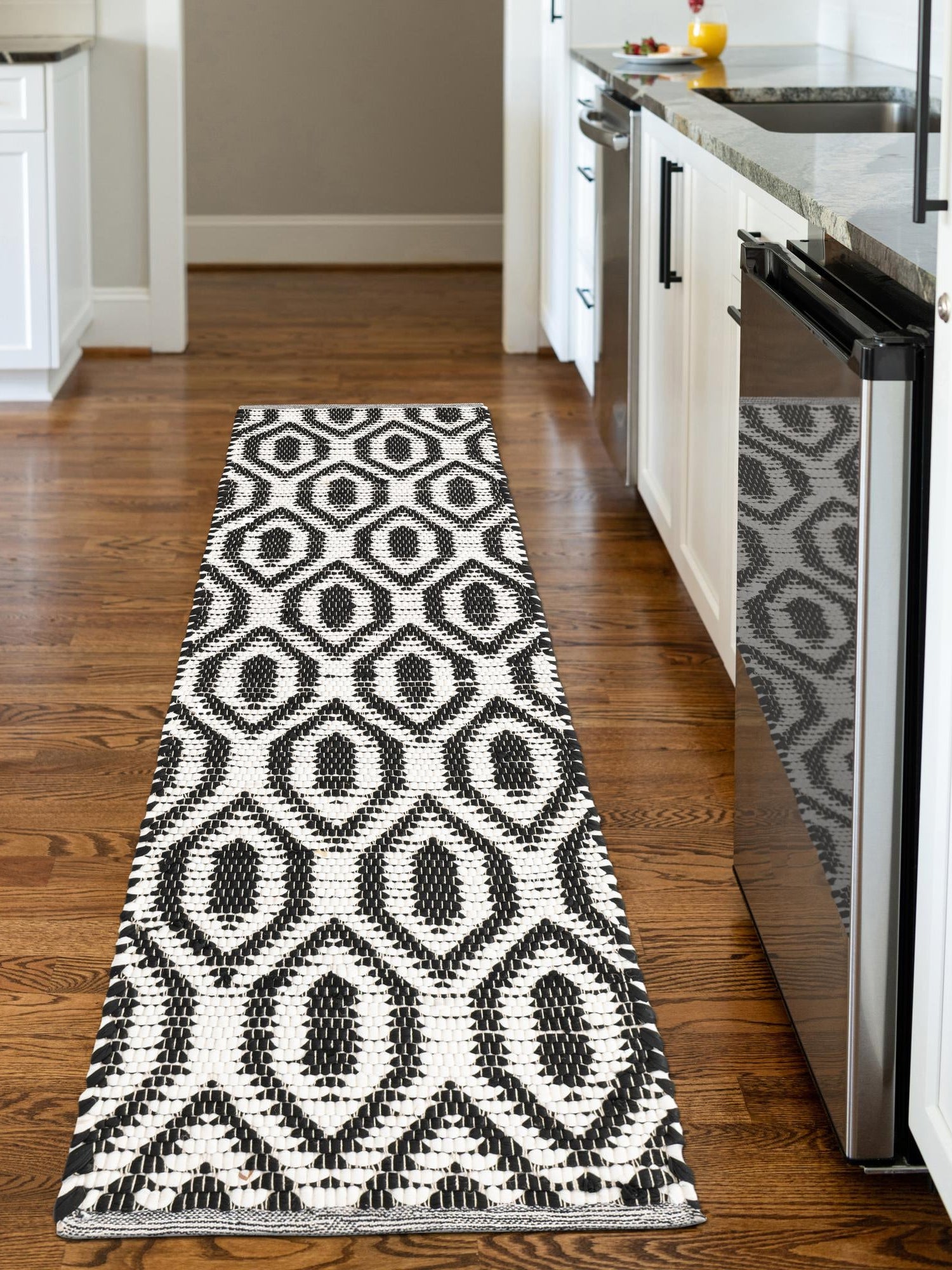 Black and White 2' 2 x 6' 1 Chindi Jute Runner Area Rug Interior Design Home Decor Carpet Mat for Sale at Rug Engine