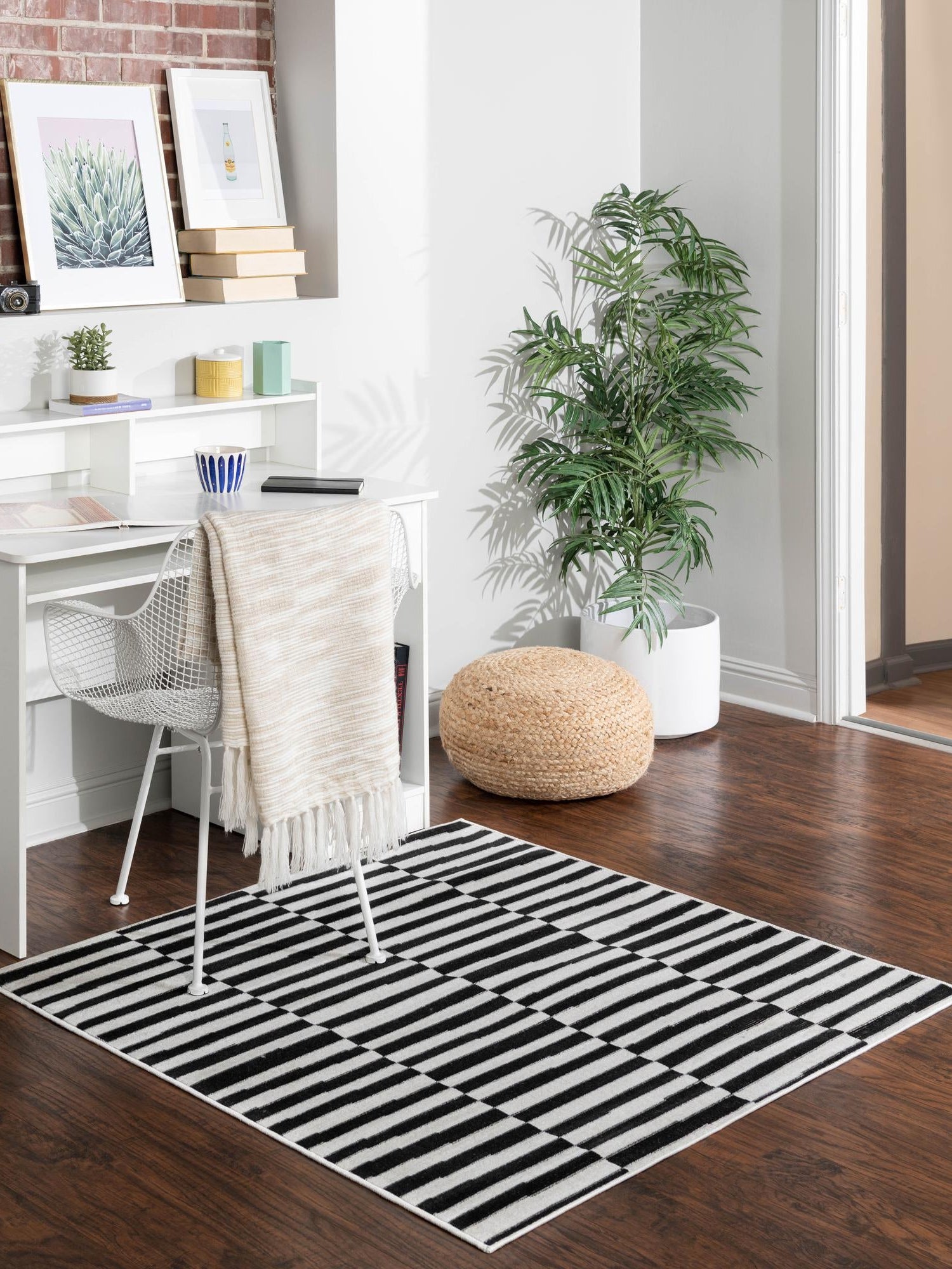 Black 12' x 12' Williamsburg Square Area Rug