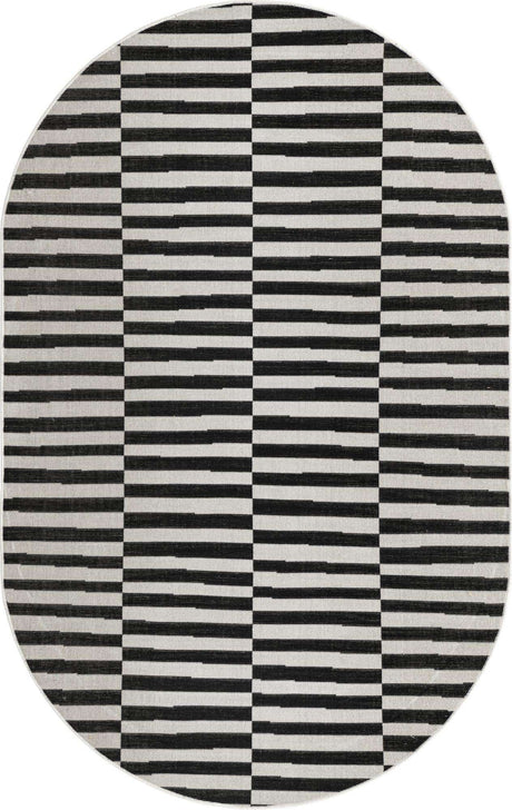 Black 3' 3 x 5' 3 Williamsburg Oval Area Rug