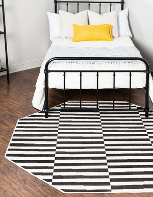 Black 7' 10 x 7' 10 Williamsburg Octagon Area Rug 100% Polypropylene With Cotton Backing Durable Easy Clean Stain Resistant Carpet for Sale at Rug Engine