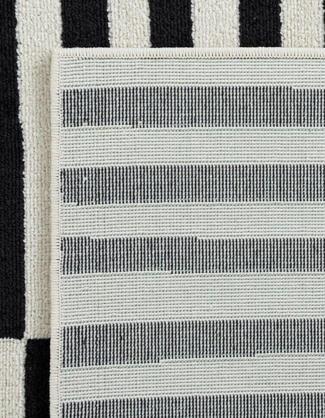 Black 5' x 5' Williamsburg Octagon Area Rug 100% Polypropylene With Cotton Backing Durable Easy Clean Stain Resistant Carpet for Sale at Rug Engine