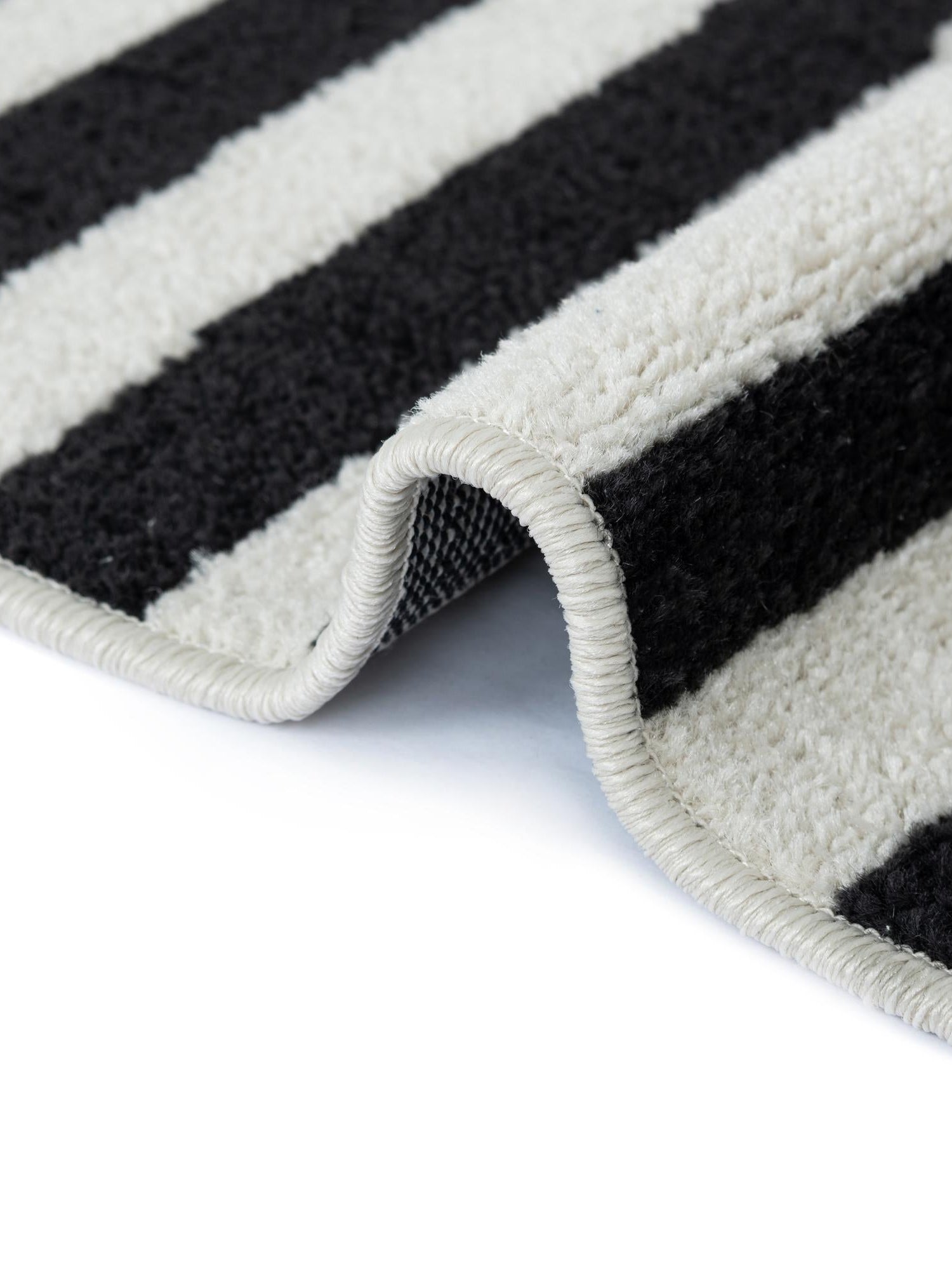 Black 5' x 5' Williamsburg Octagon Area Rug 100% Polypropylene With Cotton Backing Durable Easy Clean Stain Resistant Carpet for Sale at Rug Engine