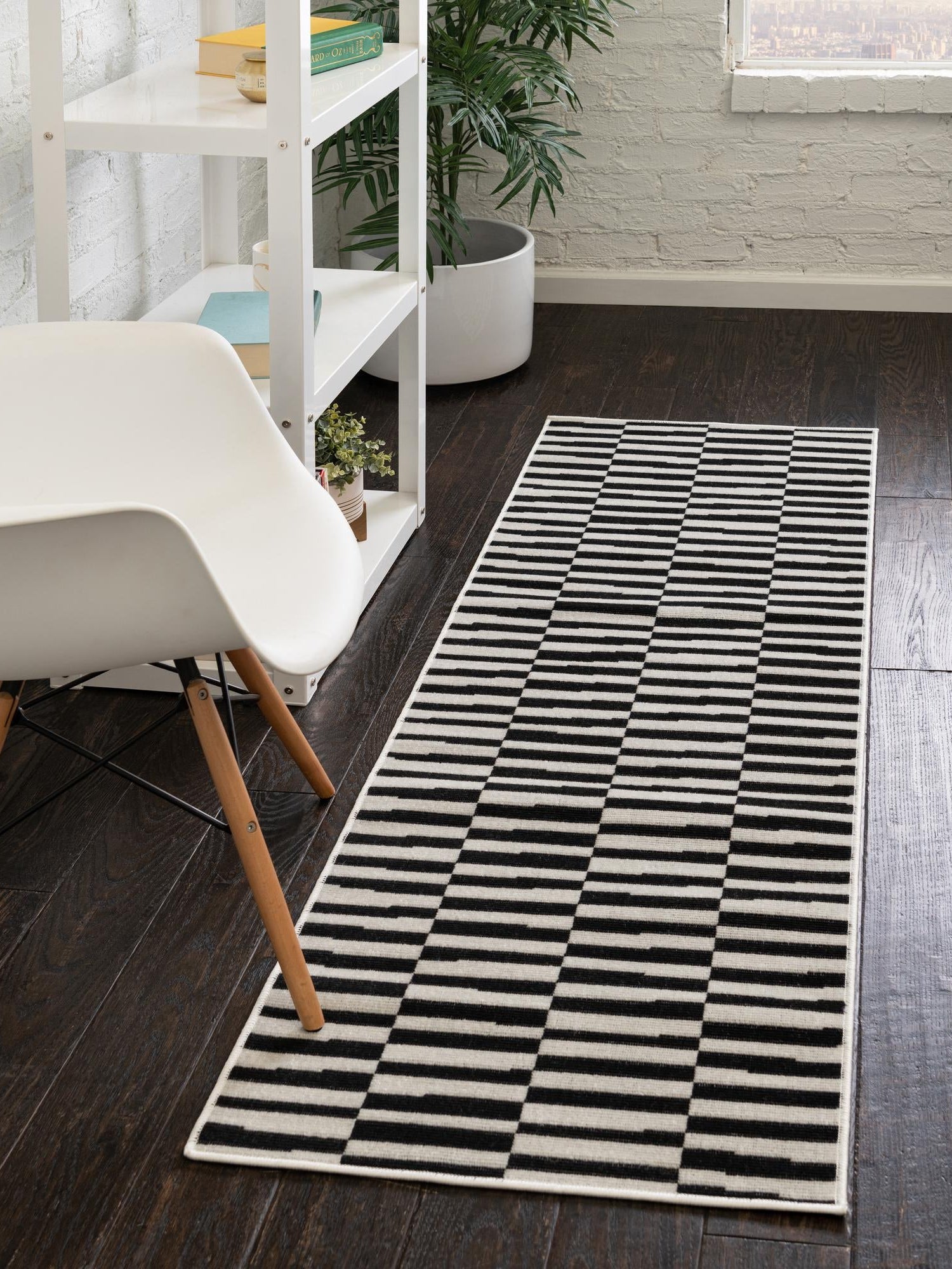 Black 2' 9 x 9' 10 Williamsburg Runner Area Rug 100% Polypropylene With Cotton Backing Durable Easy Clean Stain Resistant Carpet for Sale at Rug Engine