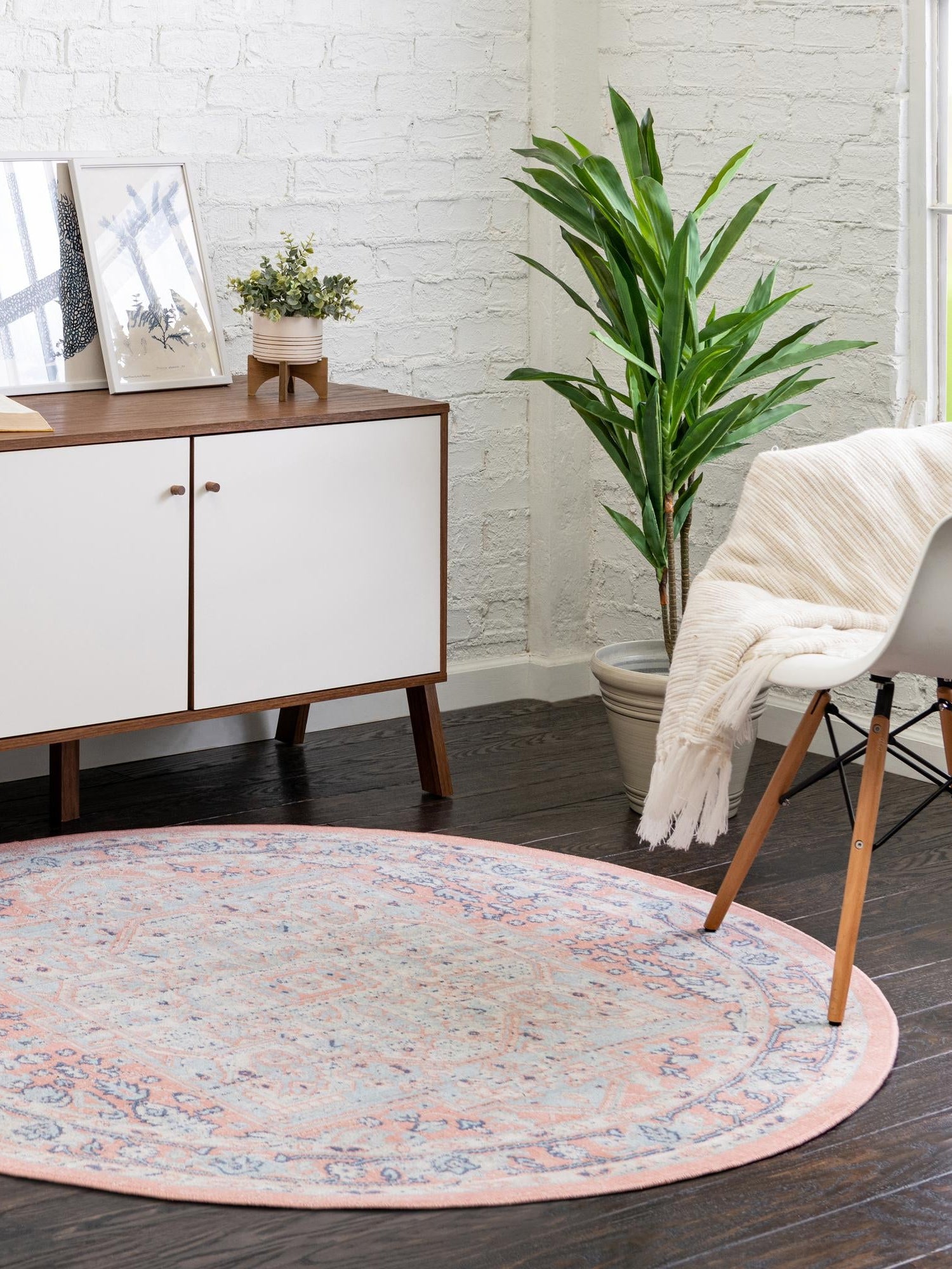 Powder Pink 5' 3 x 5' 3 Whitney Round Area Rug