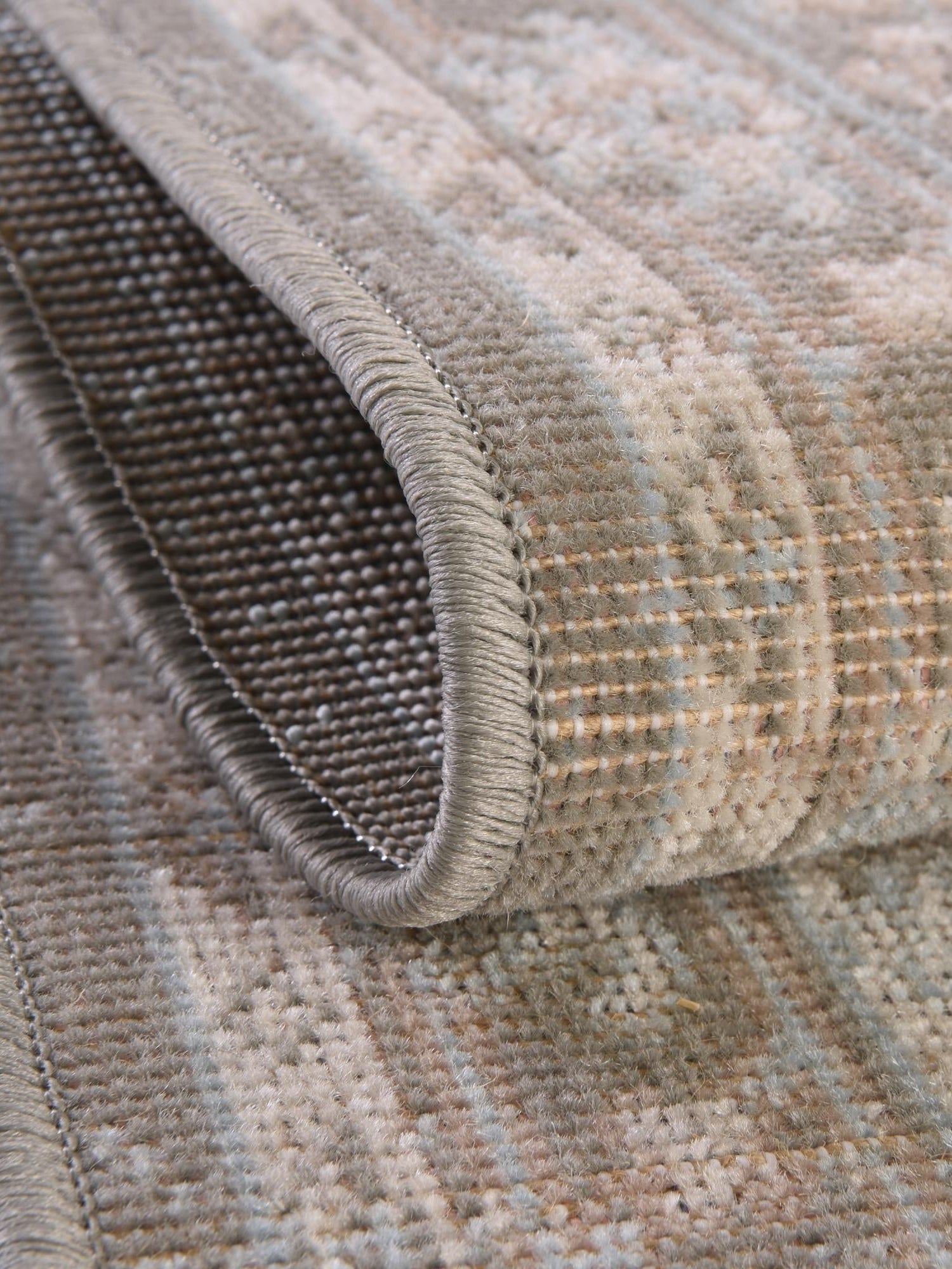 Cloud Gray 3' x 5' 3 Whitney Oval Area Rug