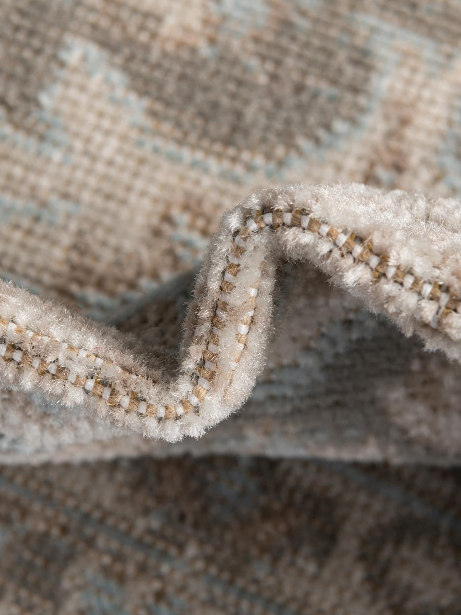 Cloud Gray 5' 1 x 8' Whitney Oval Area Rug