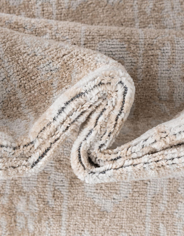 Beige 4' 1 x 4' 1 Oxford Square Area Rug