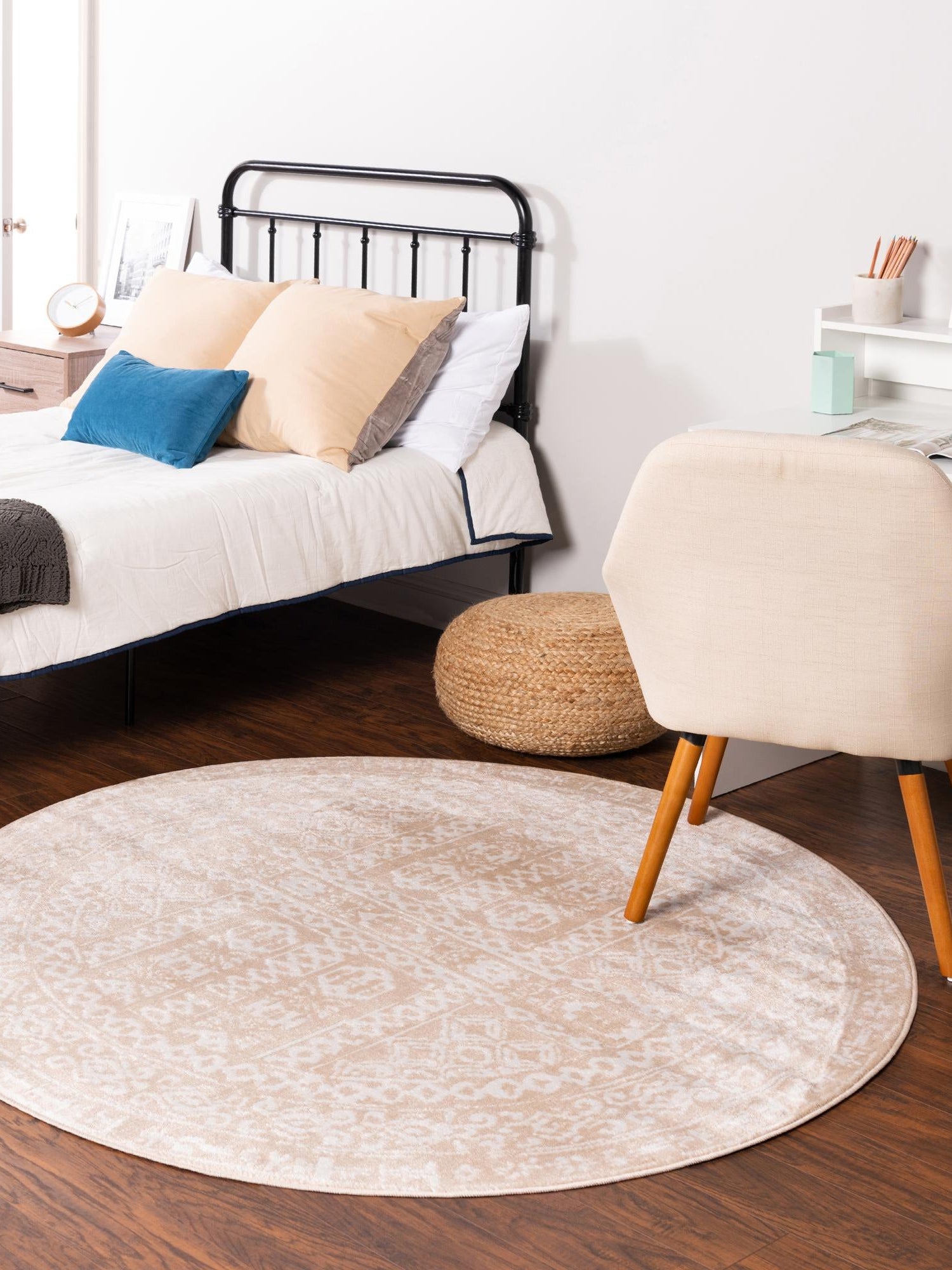 Beige 7' x 7' Oxford Round Area Rug Traditional Design 100% Polypropylene Carpet for Living Room, Bedrooms, Dining, Office for Sale at Rug Engine