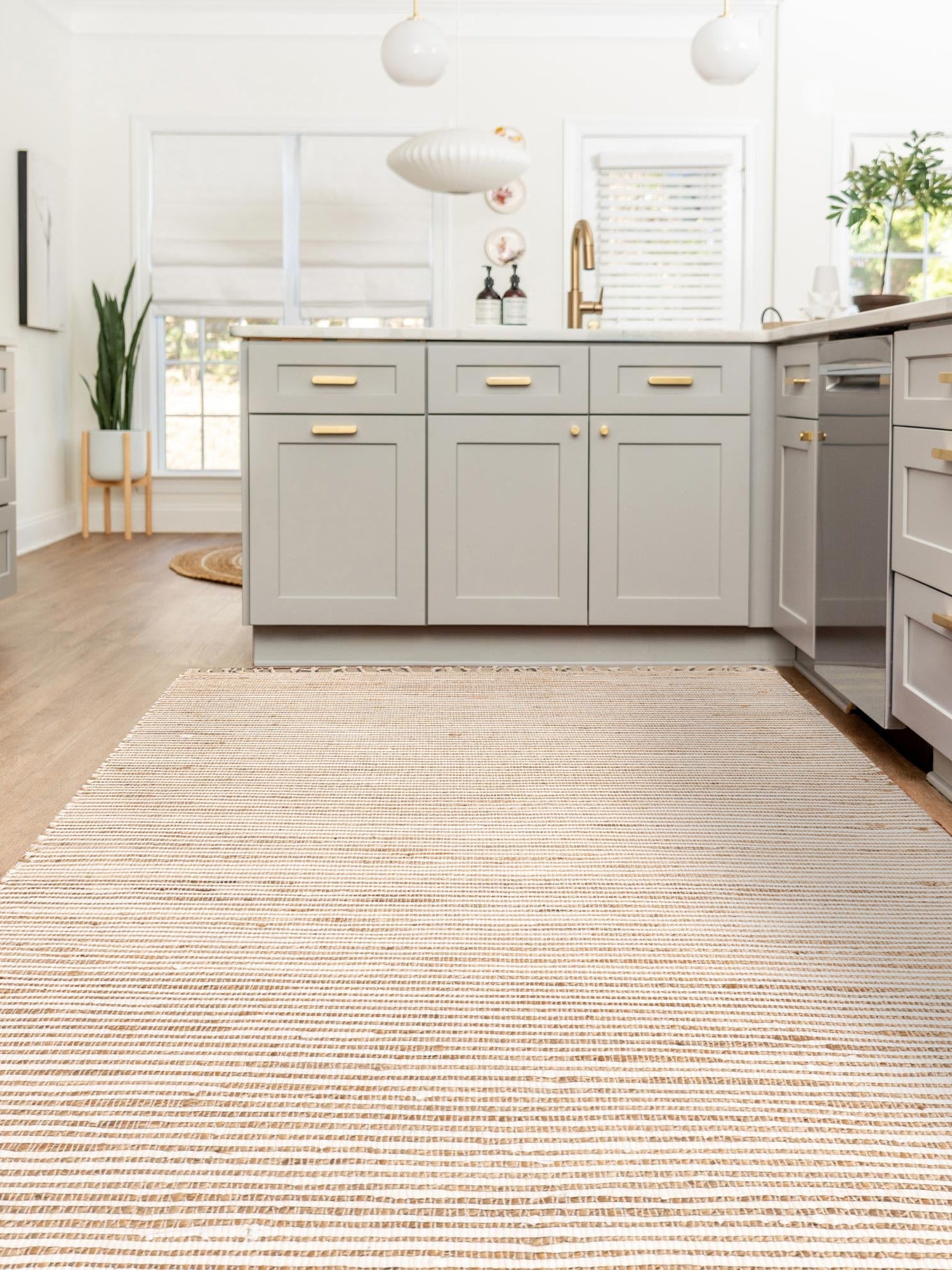 Natural 4' 1 x 6' 1 Chindi Jute Rectangle Area Rug Interior Design Home Decor Carpet Mat for Sale at Rug Engine