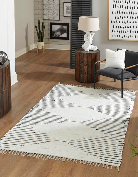 White 2' x 3' 1 Chindi Cotton Rectangle Rug