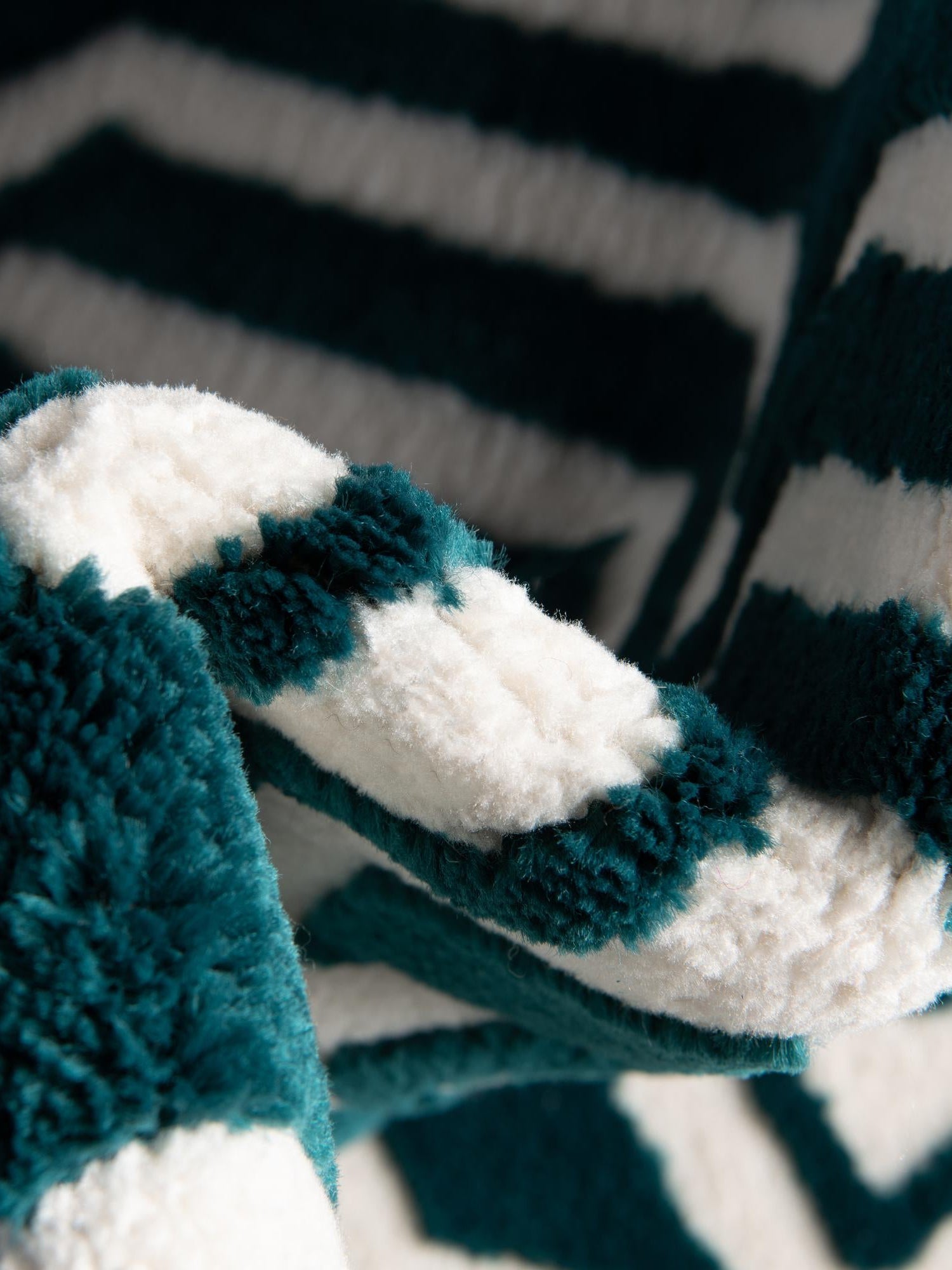 Teal 5' 3 x 8' Vince Camuto Rectangle Area Rug Durable Easy Clean Modern Carpet for Unique Home Interior Decorating for Sale at Rug Engine