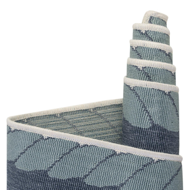 Navy Blue 5' 3 x 8' Outdoor Coastal Rectangle Rug