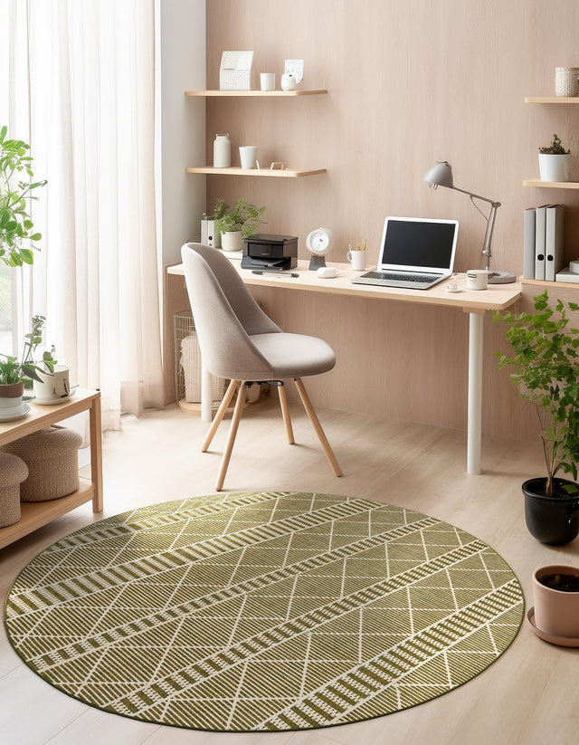 Green 7' 10 x 7' 10 Outdoor Trellis Round Area Rug Weather Resistant for Patio, Deck, Terrace, Balcony, Porch Geometric Design Water Safe Outside Carpet for Sale at Rug Engine