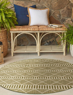 Green 7' 10 x 7' 10 Outdoor Trellis Round Area Rug Weather Resistant for Patio, Deck, Terrace, Balcony, Porch Geometric Design Water Safe Outside Carpet for Sale at Rug Engine