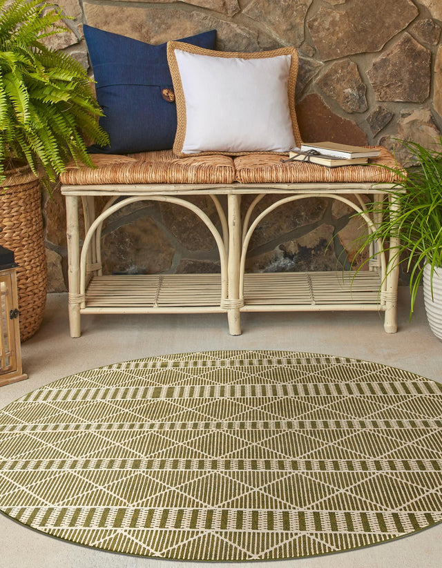 Green 7' 10 x 7' 10 Outdoor Trellis Round Area Rug Weather Resistant for Patio, Deck, Terrace, Balcony, Porch Geometric Design Water Safe Outside Carpet for Sale at Rug Engine