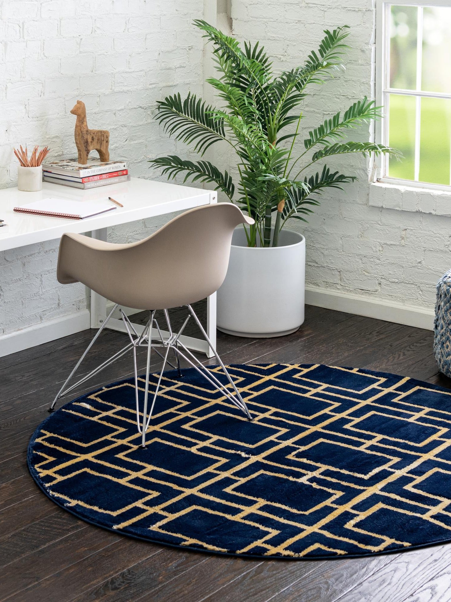Navy Blue Gold 7' 10 x 7' 10 Marilyn Monroe Glam Round Area Rug 70% Polypropylene & 30% Polyester Vivid Geometric Modern Carpet for Interior Home Decor for Sale at Rug Engine