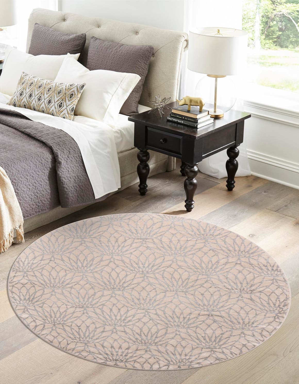 White Silver 5' 3 x 5' 3 Marilyn Monroe Glam Round Area Rug 70% Polypropylene & 30% Polyester Vivid Geometric Modern Carpet for Interior Home Decor for Sale at Rug Engine