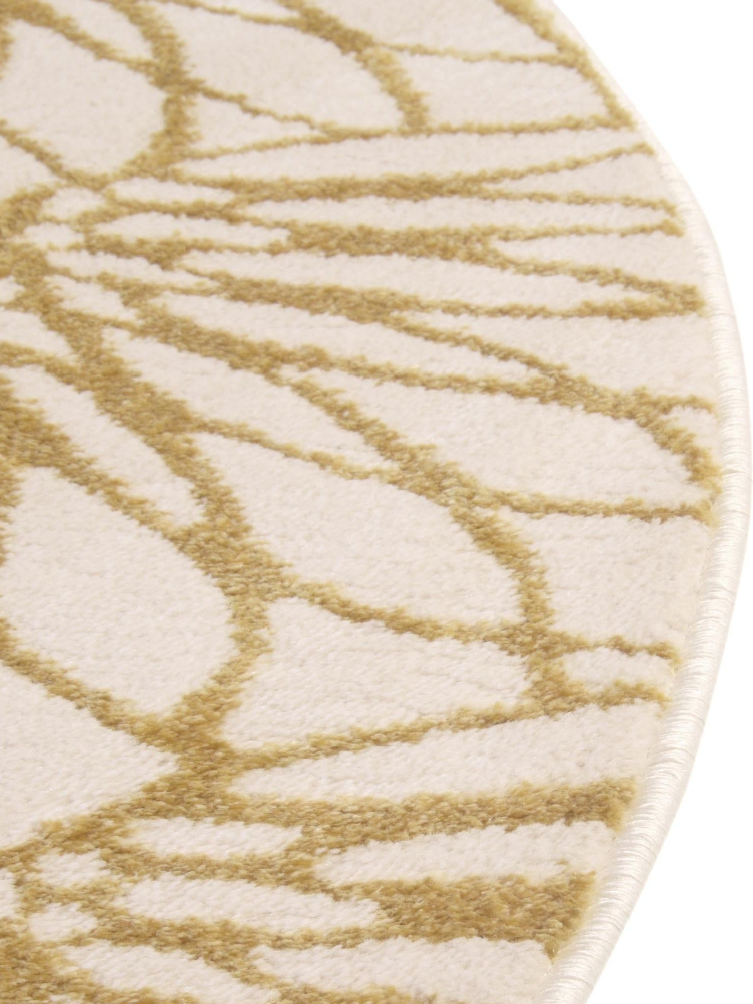 White Gold 7' 10 x 7' 10 Marilyn Monroe Glam Round Area Rug 70% Polypropylene & 30% Polyester Vivid Geometric Modern Carpet for Interior Home Decor for Sale at Rug Engine