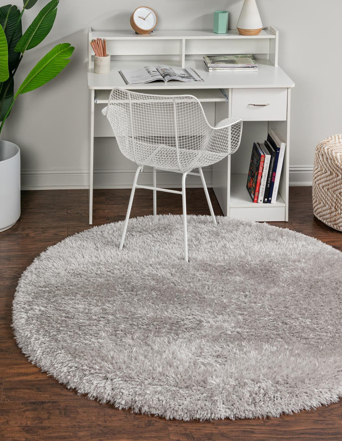 Silver Screen 3' 3 x 3' 3 Marilyn Monroe Opulence Shag Round Area Rug Thick Soft Touch Fluffy & Plush Shaggy Pile 100% Polyester Carpet for Living, Dining, Bedroom, Office for Sale at Rug Engine