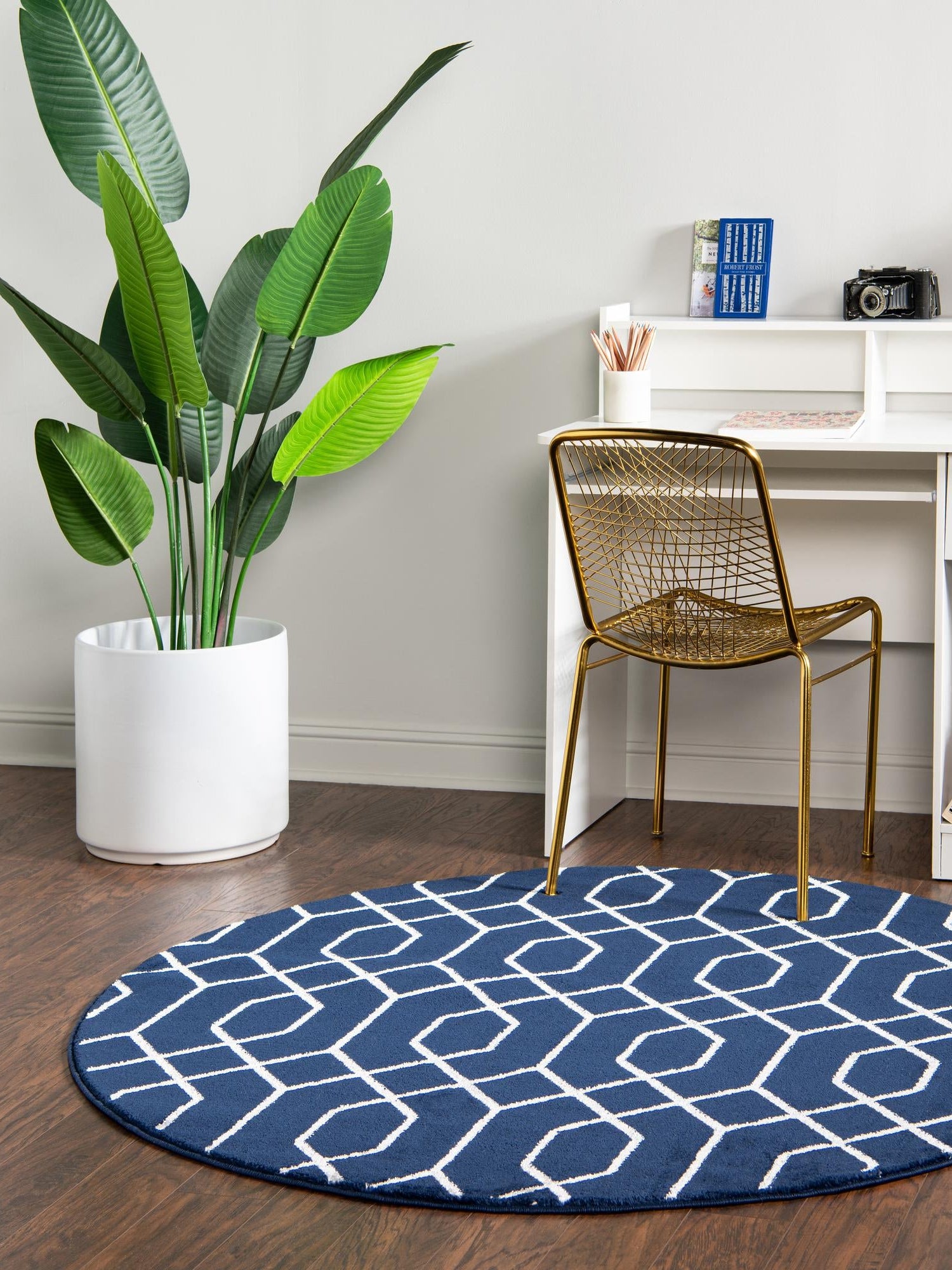 Navy Blue Silver 7' 10 x 7' 10 Marilyn Monroe Glam Round Area Rug 70% Polypropylene & 30% Polyester Vivid Geometric Modern Carpet for Interior Home Decor for Sale at Rug Engine